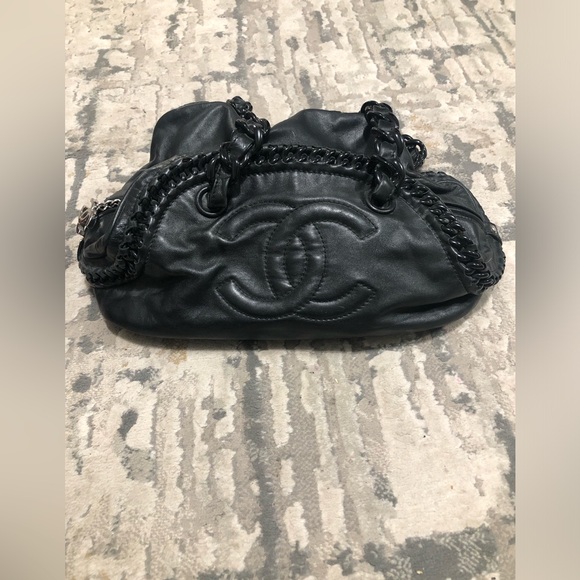 CHANEL CC HANDBAGS Black LEATHER&PLASTIC CHAIN SHOULDER STRAP TOTE BOWLING BAG - Picture 2 of 11